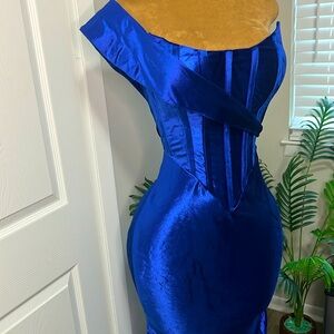 Blue prom dress, corset embedded, suitable for your special occasion